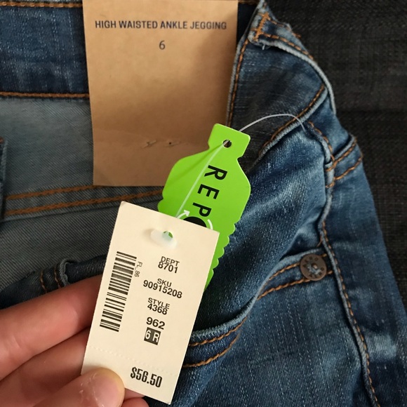Brand new Aeropostale jeans/ size 6 - Picture 3 of 3